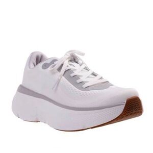 REVITALIGN Gaia Walking Platform Athletic Sneaker Size 10
New in box